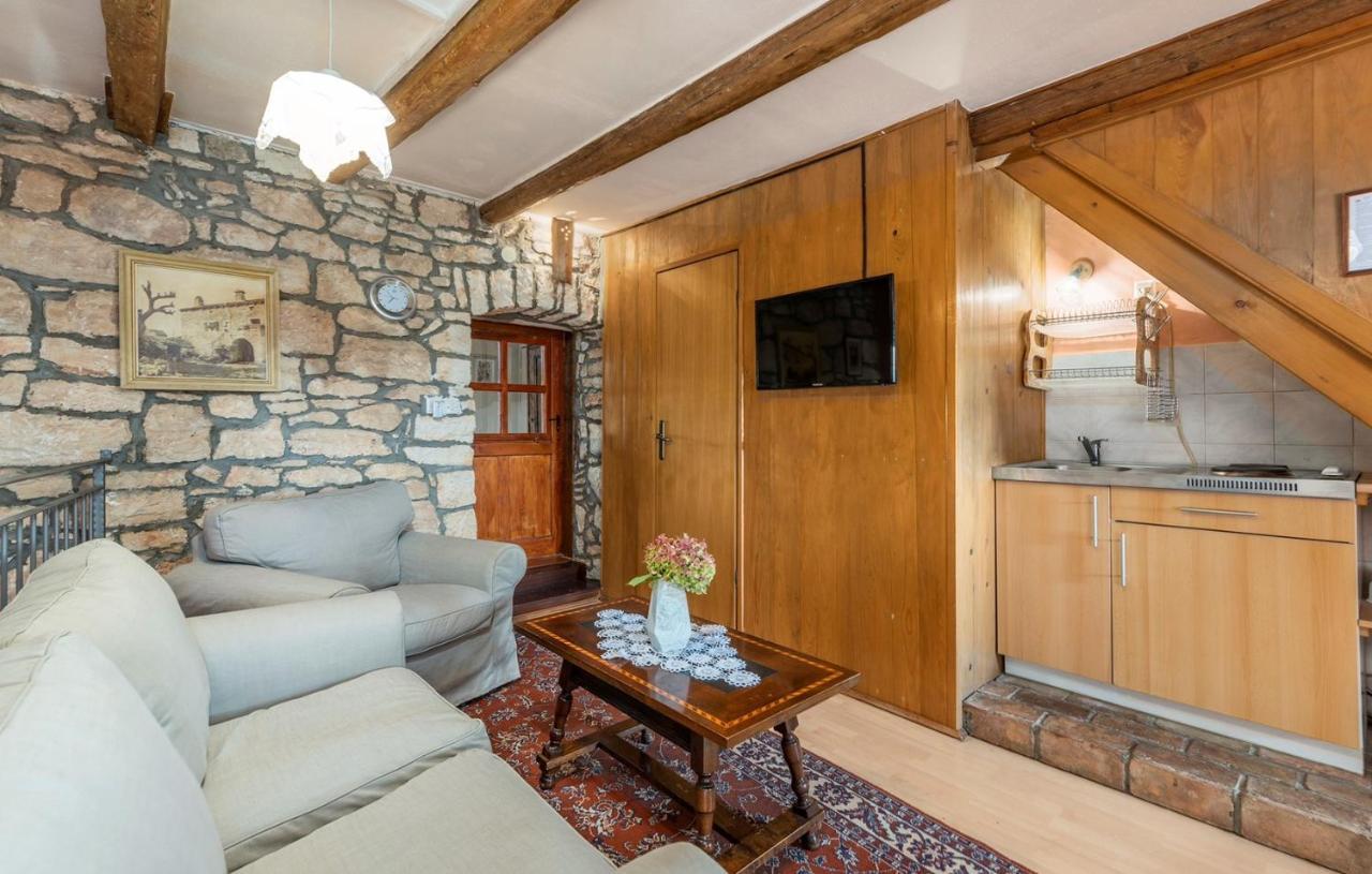 House Peresiji Otel Oda fotoğraf