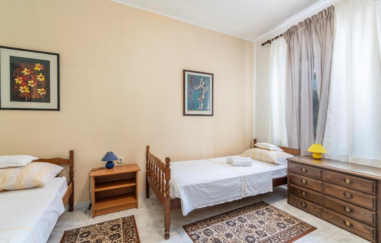 House Peresiji Otel Oda fotoğraf