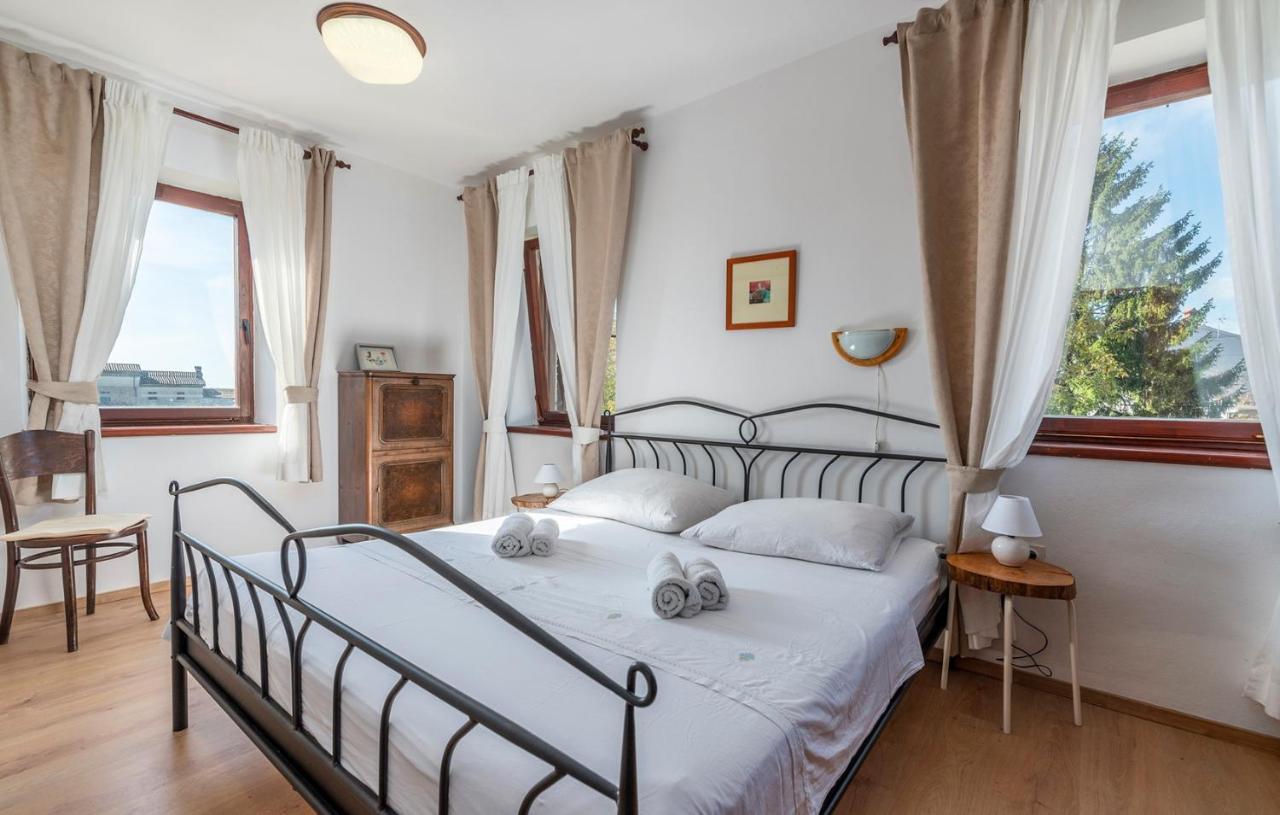 House Peresiji Otel Oda fotoğraf