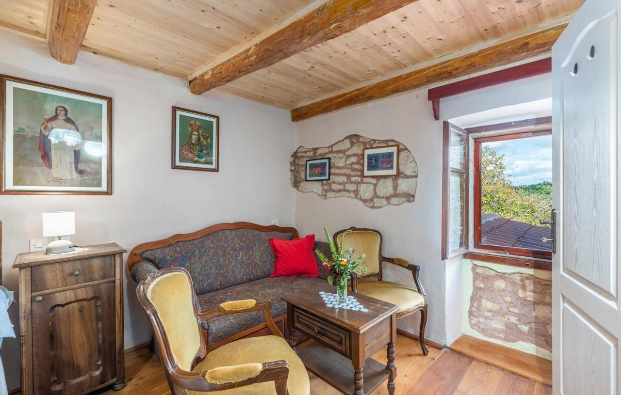 House Peresiji Otel Oda fotoğraf