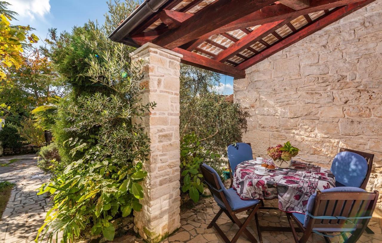 House Peresiji Otel Oda fotoğraf