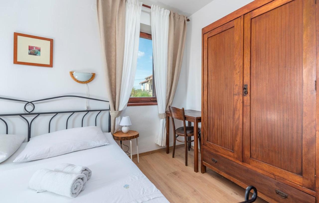 House Peresiji Otel Oda fotoğraf
