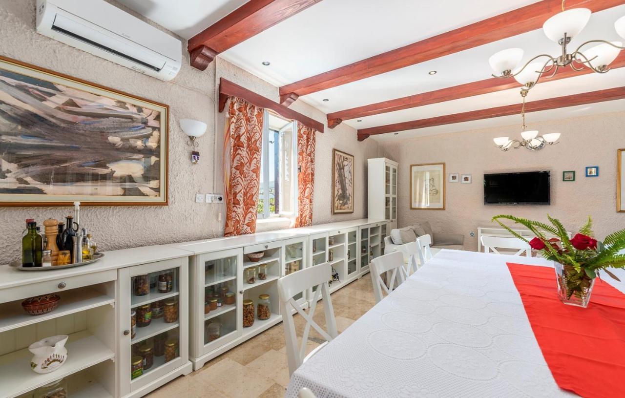 House Peresiji Otel Oda fotoğraf
