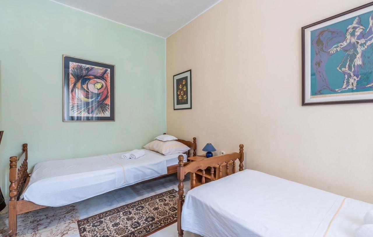 House Peresiji Otel Oda fotoğraf